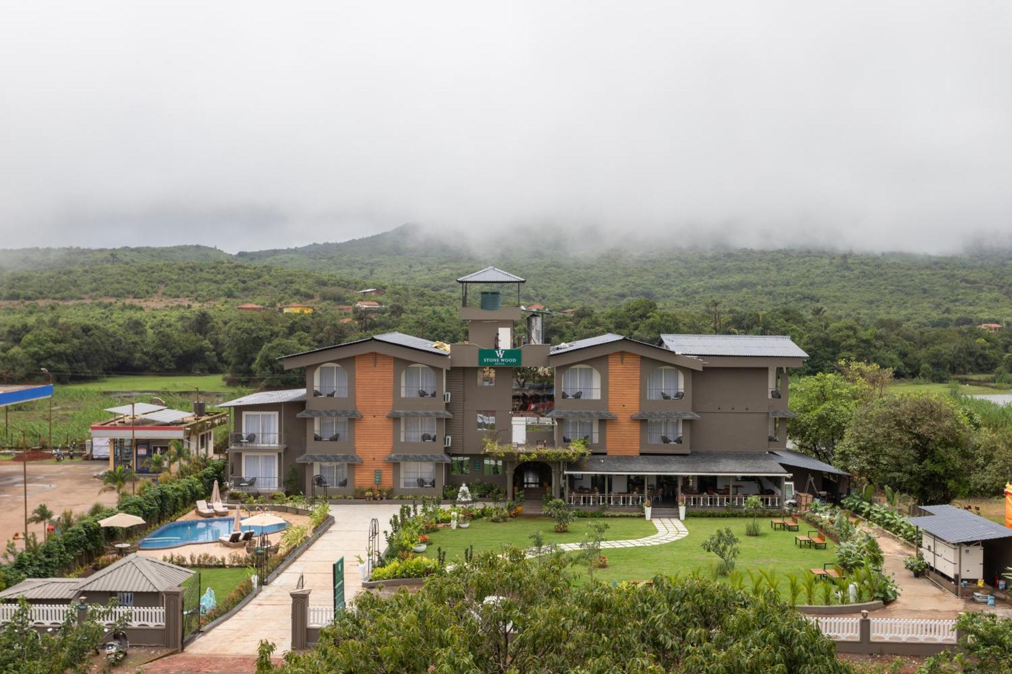 Stone Wood Hotel Amboli Amboli  Exterior foto
